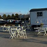 Hausboot Kaddi's Sundream - Huus & Hotel na wodzie