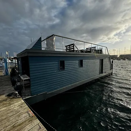 Hausboot Kaddi's Sundream - Huus & Hotel na wodzie Fehmarn