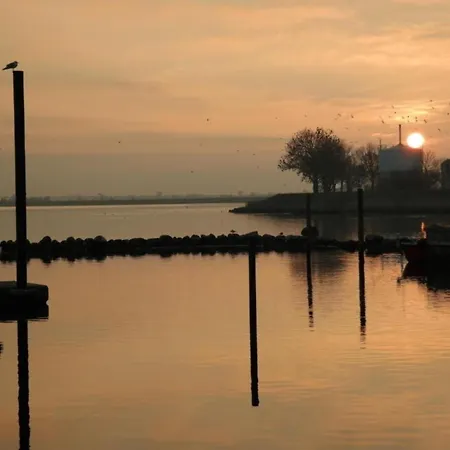 보트호텔 Hausboot Kaddi's Sundream - Huus &