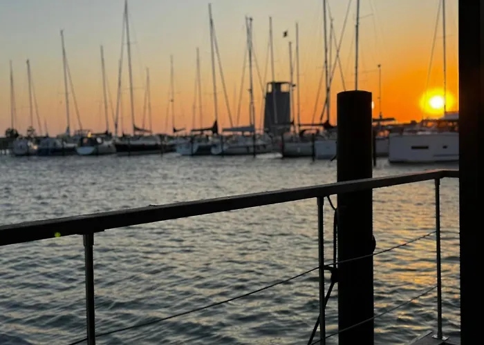 Bådhotel Hausboot Kaddi's Sundream - Huus & *